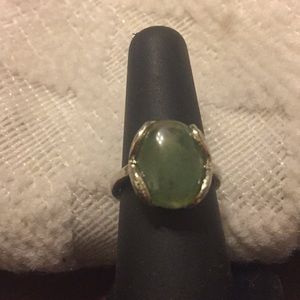 Preowned Adorable Green Stone Silver Ring